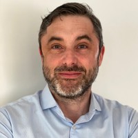 Porträtt av Mark Pearce.