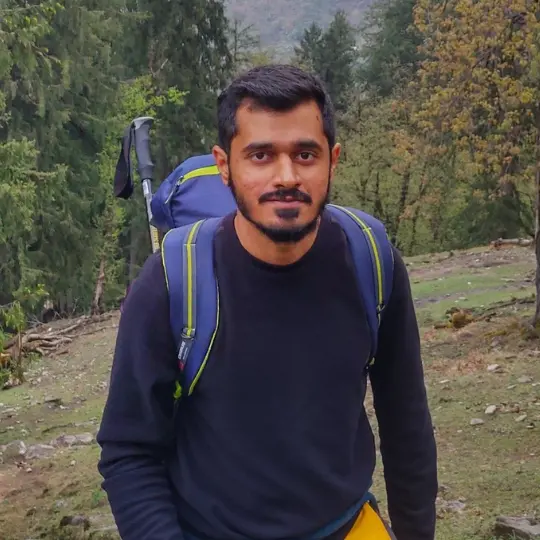 Porträttbild på Abhishek Galande.